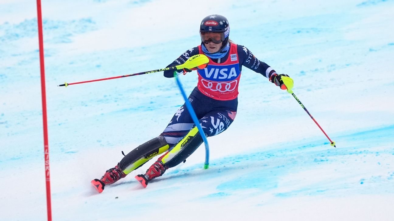Shiffrin wins last slalom before Olympics, takes season title