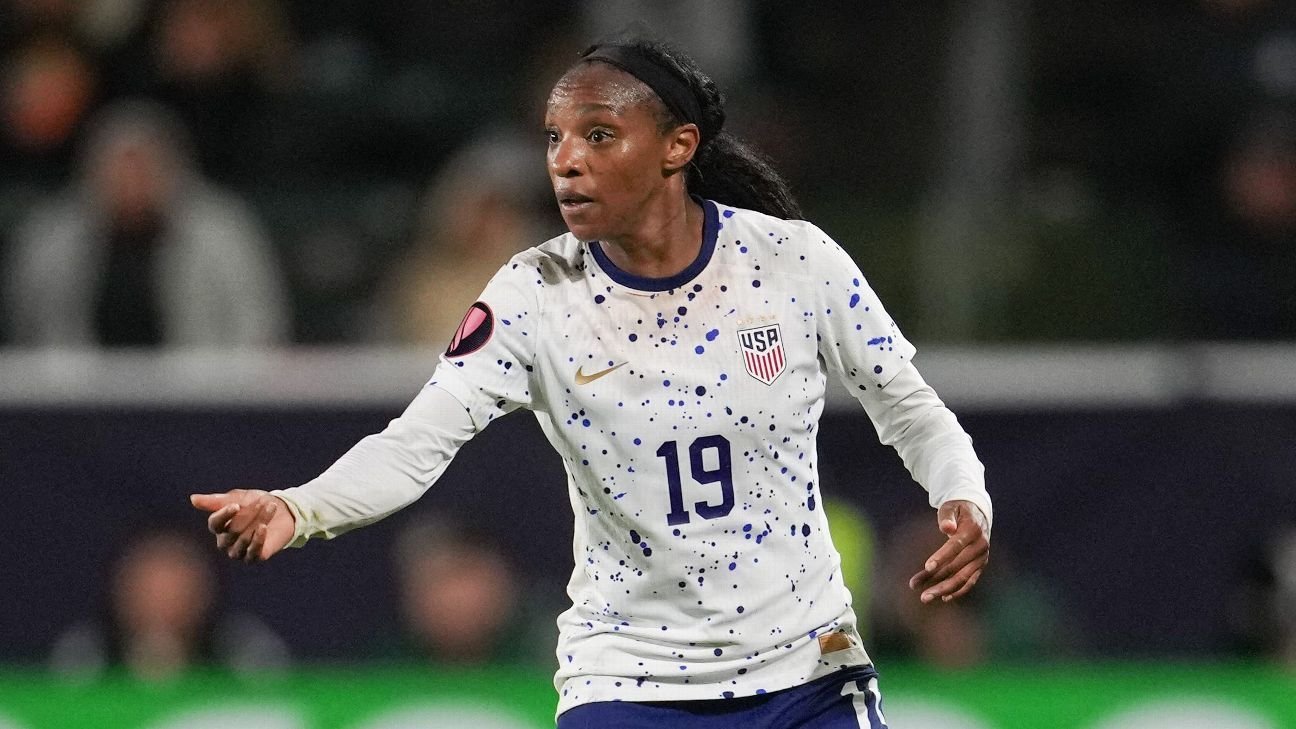 U.S., PSG star Crystal Dunn announces retirement from soccer