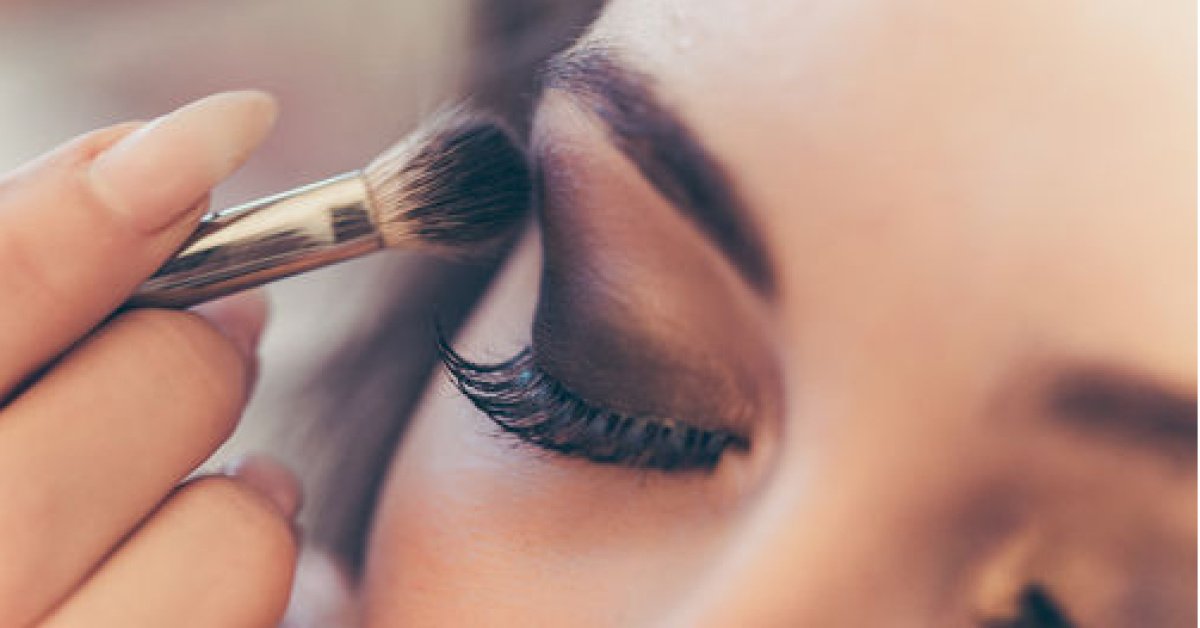 Buğulu göz makyajı naıl yapılır? Evde buğulu göz makyajı yapmanın püf noktaları