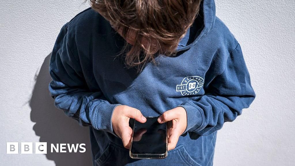 UK to consult on social media ban for under 16s