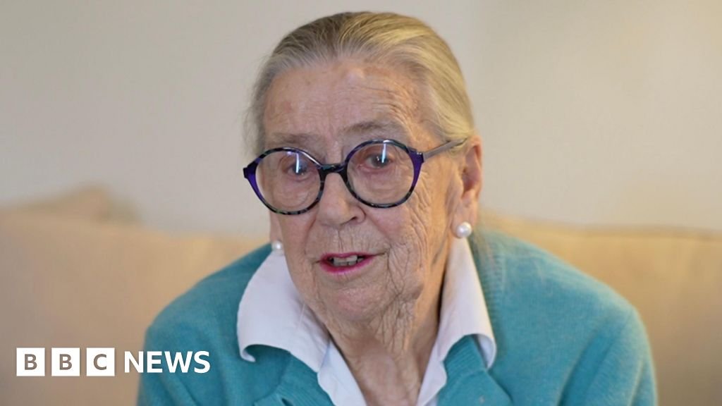 Erosion victim urges ‘gloaters’ not to visit Thorpeness, Suffolk