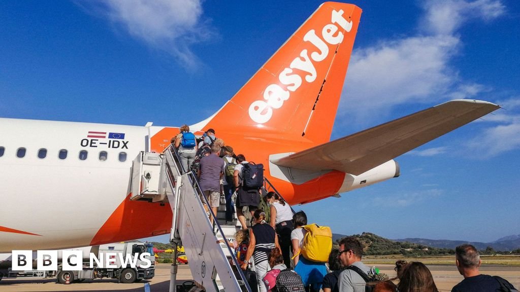 EasyJet ad banned for claiming bags available for £5.99