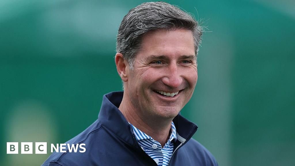 Starbucks scraps $250,000 cap on boss’s use of company jet