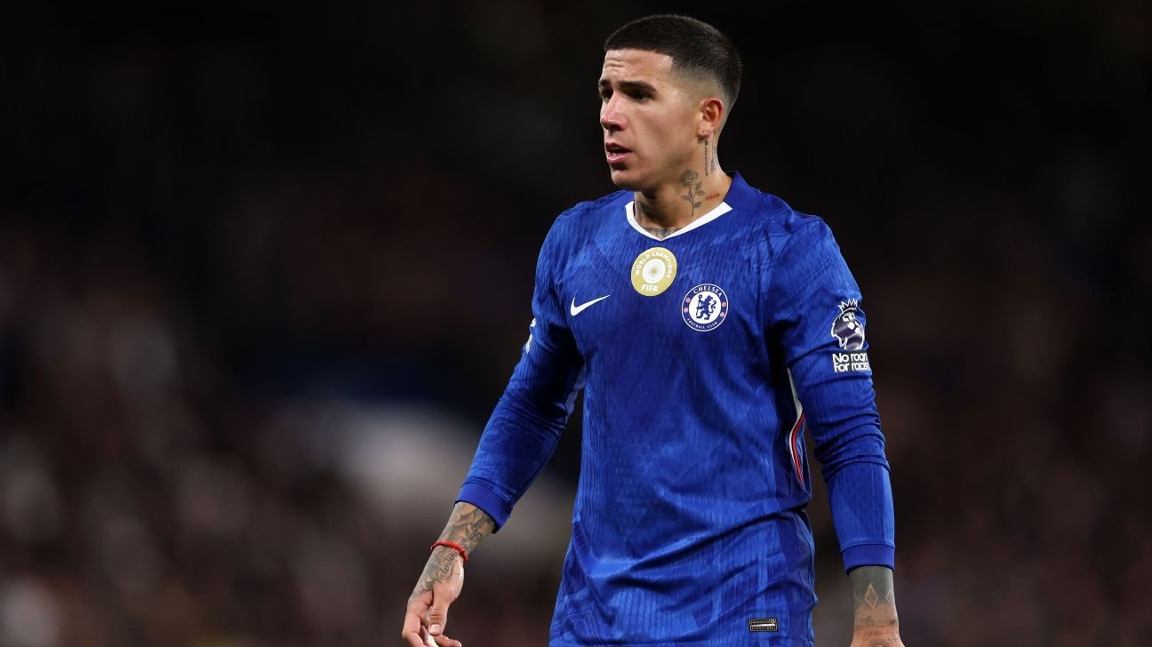 Transfer rumors, news: Chelsea open to Fernández exit; Madrid, PSG interested