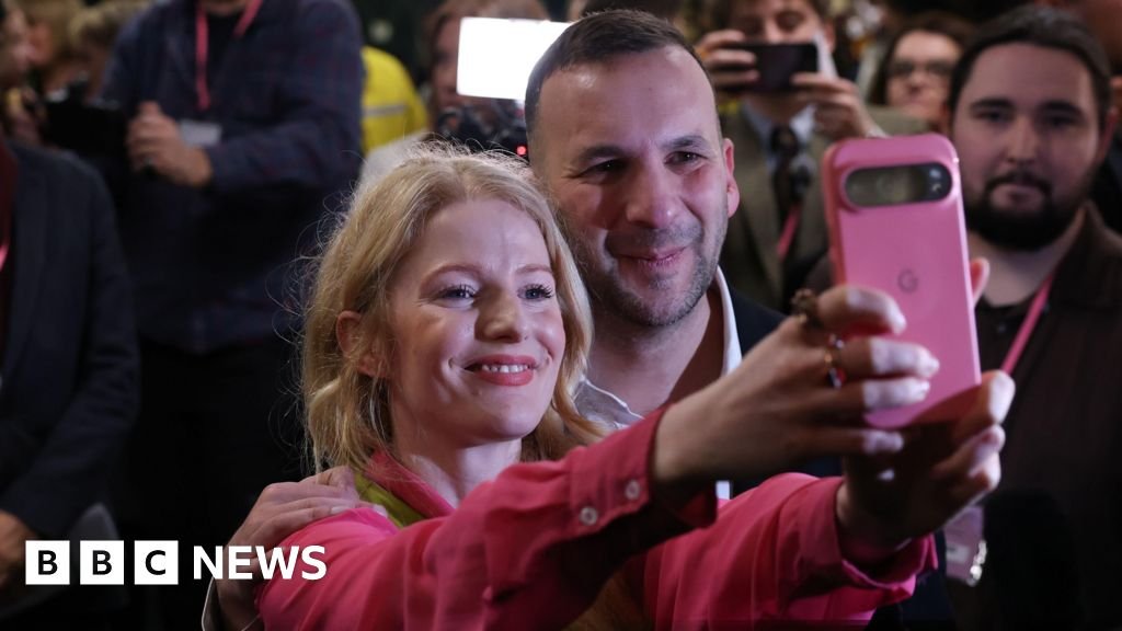 Green Party wins Gorton and Denton by-election, pushing Labour into third place