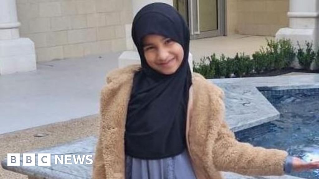 Parents of girl, 7, swept out to sea on holiday speak of 'unbearable pain'