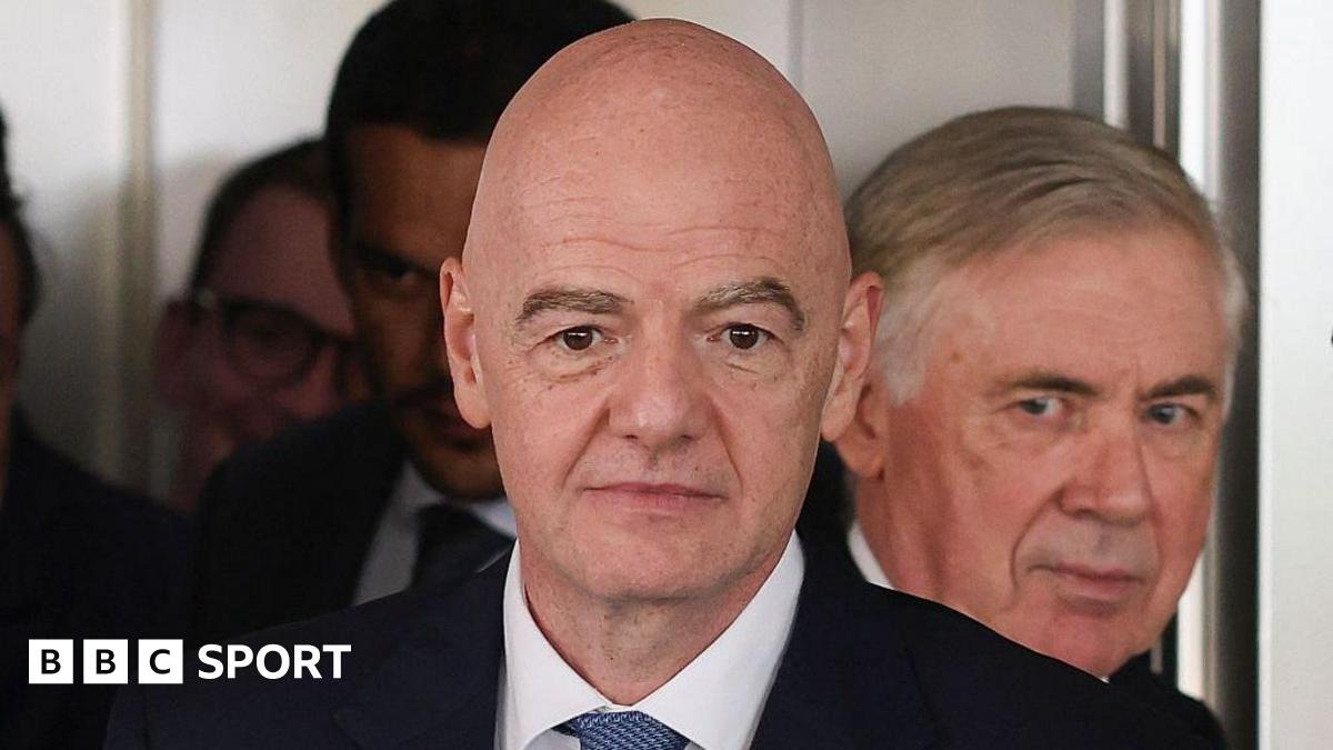 Gianni Infantino: Fifa president apologises for comments about British football fans