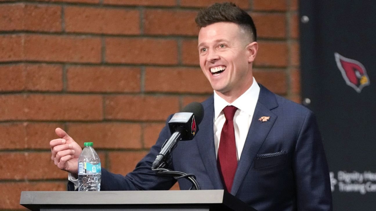 Cards’ LaFleur says he’ll call plays as QB decision looms