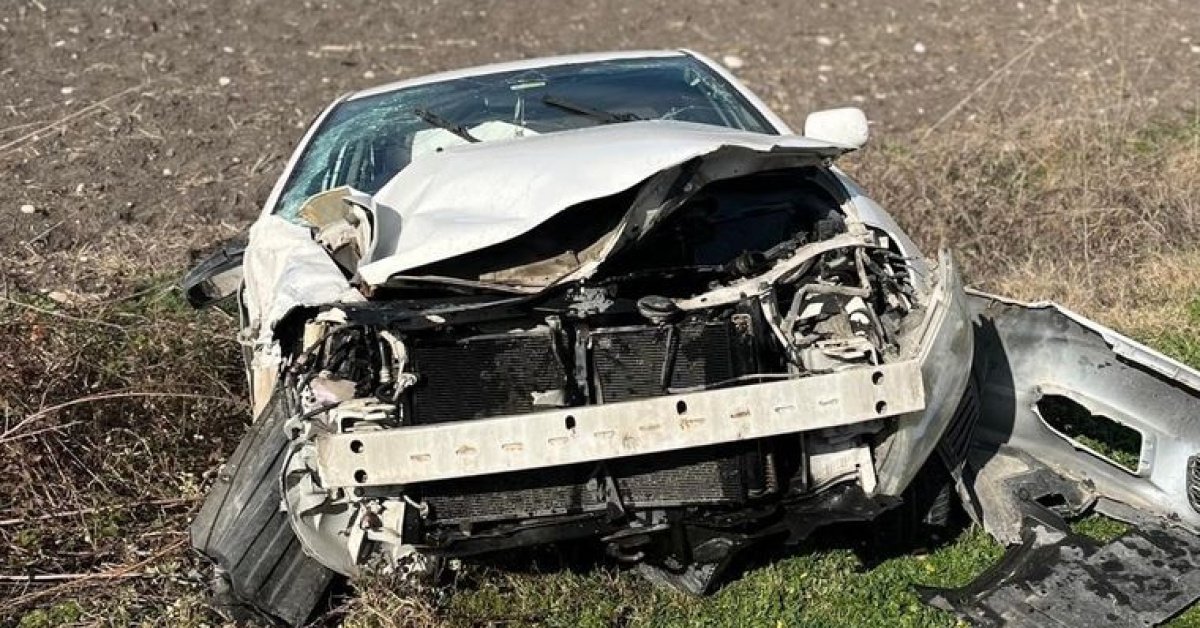 Osmaniye’de minibüs ile otomobilin çarpıştığı kazada 3 kişi yaralandı