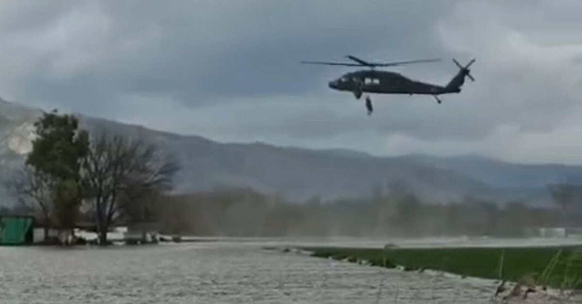 Menderes taştı, helikopterle kurtarıldı! | Son dakika haberleri