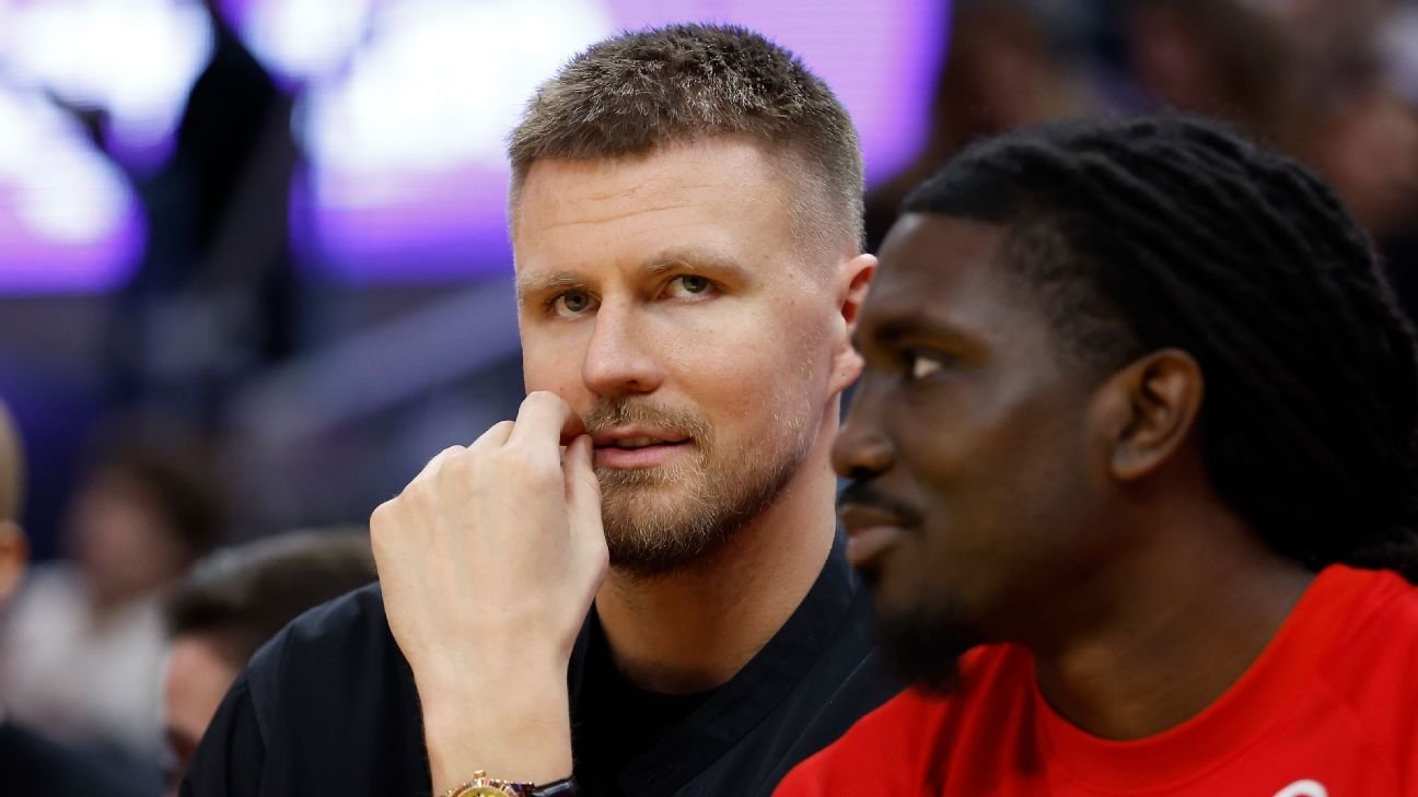 Curry still out for Warriors; Porzingis to debut against Celtics