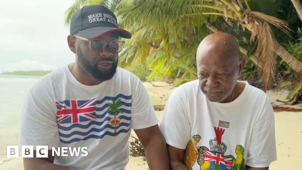 Deportation of Chagos Islanders blocked by judge
