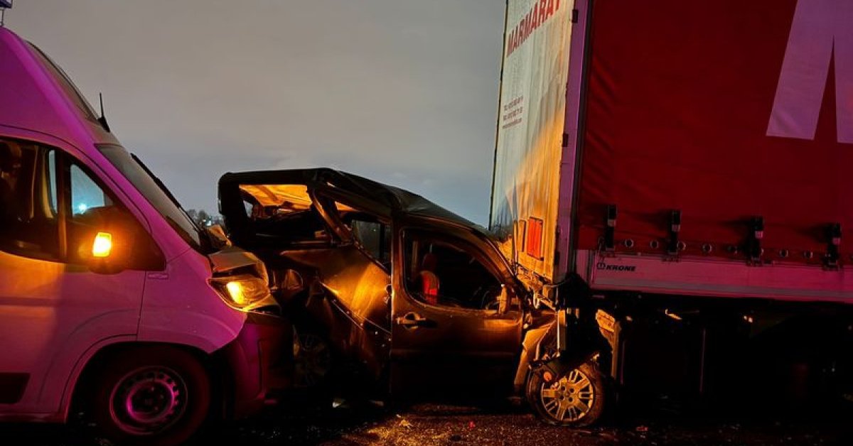 Anadolu Otoyolu’nda 10 araç kazaya karıştı: 7 yaralı