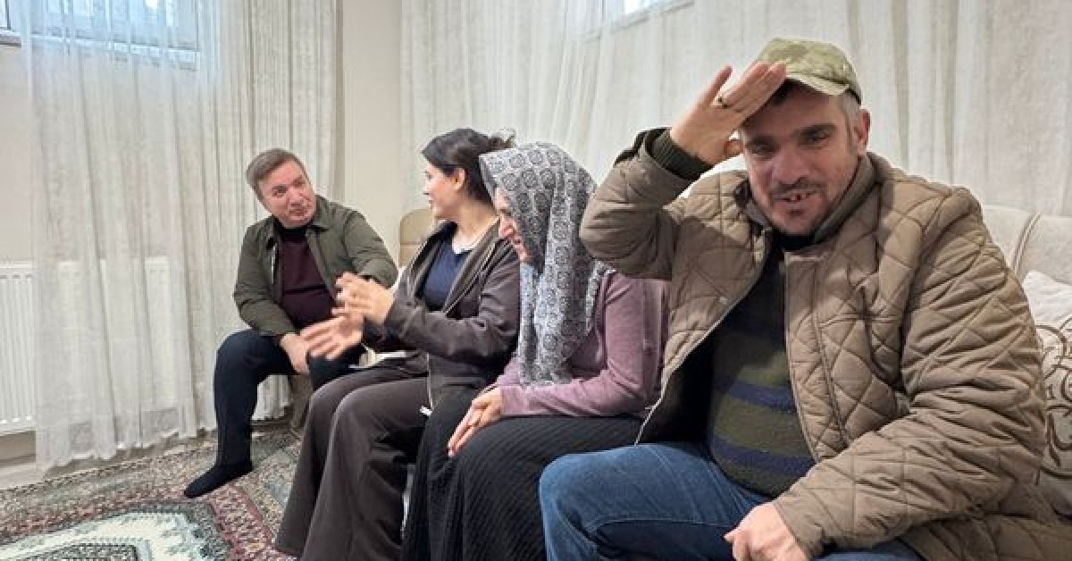 Erzincan Valisi Aydoğdu, engelli kardeşlerine bakan Çilem’in hikayesini paylaştı