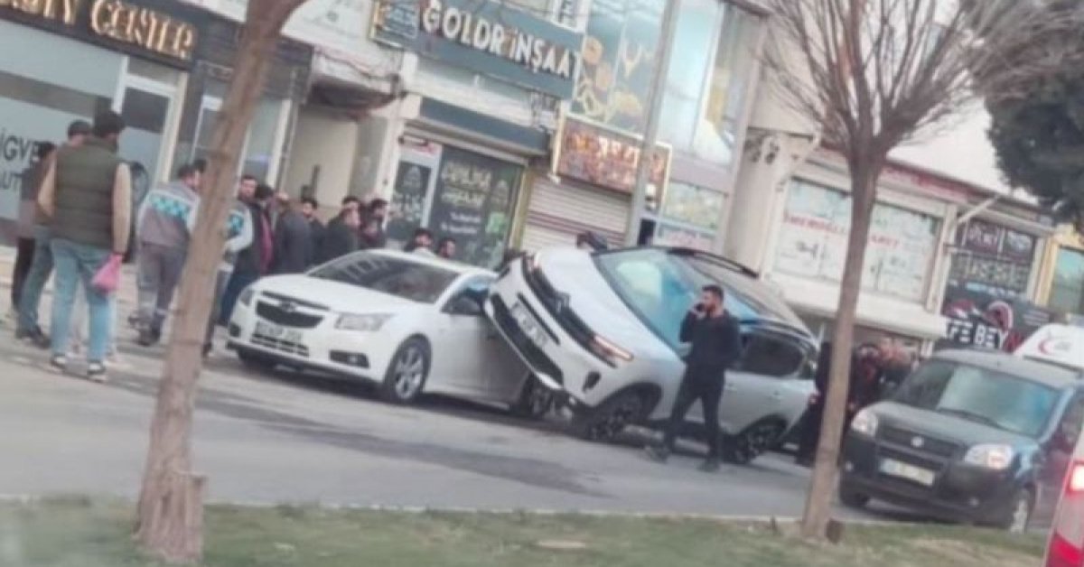 Dehşet kaza! Kadın öğretmene çarptı!