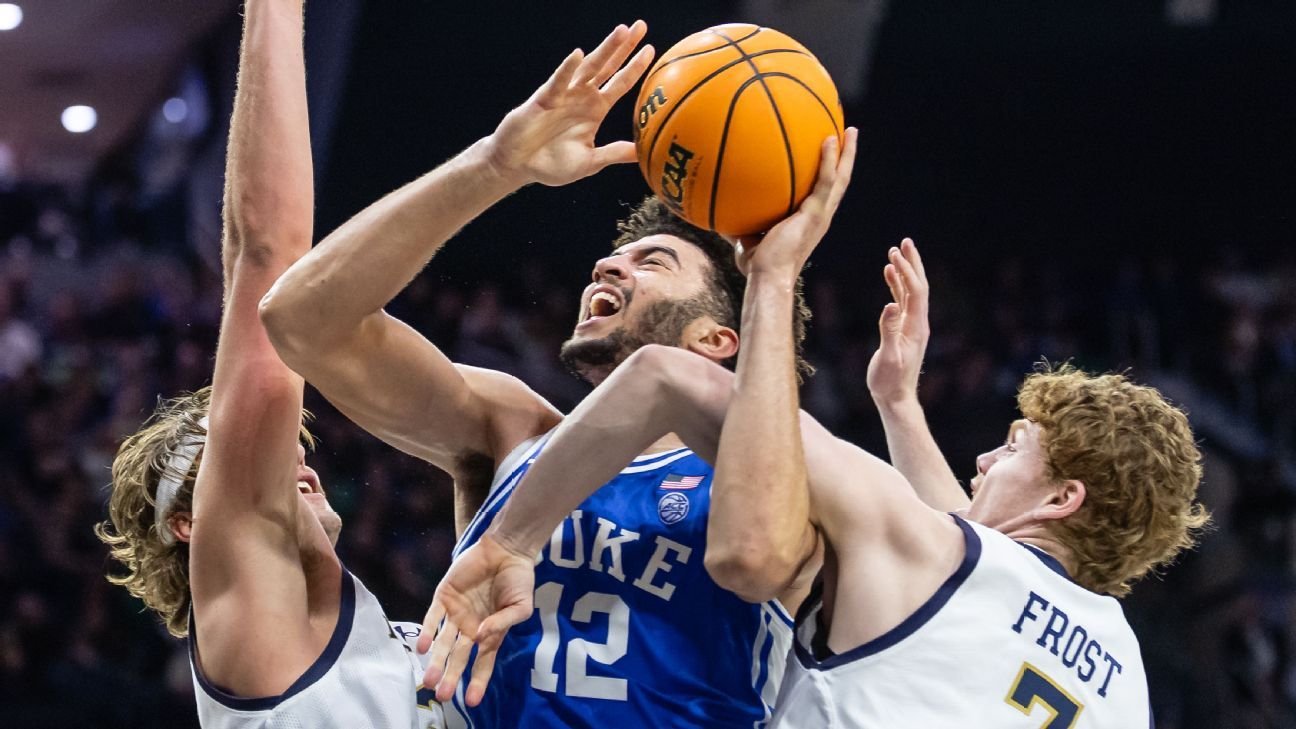 No. 1 Duke trounces Notre Dame behind Boozer’s 24 points