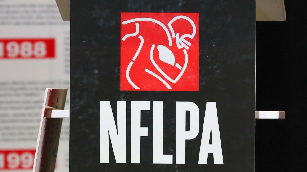Source: Dolphins rank first, Steelers worst in NFLPA survey