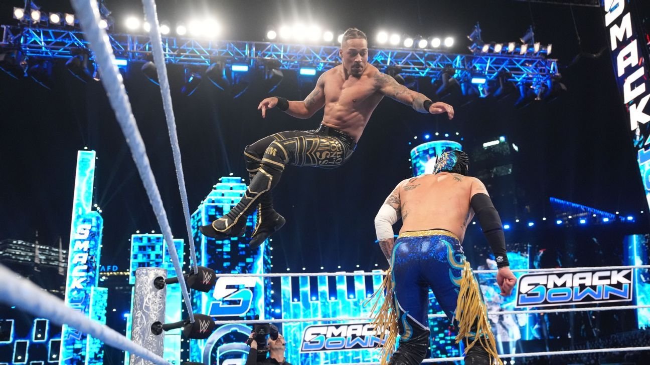 WWE 'SmackDown' live updates, results and analysis