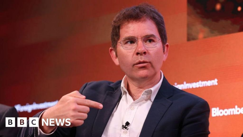 Head of firm founded by Mandelson to quit