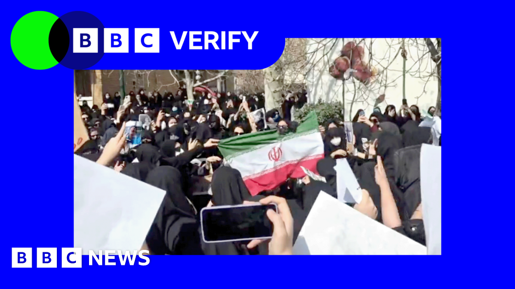 Anti-government student protests spread to more Iranian universities