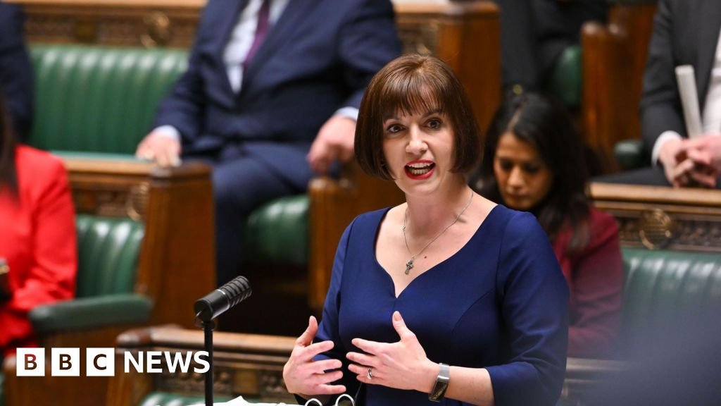 Phillipson defends student loan change and says average repayments will rise by £8 a month