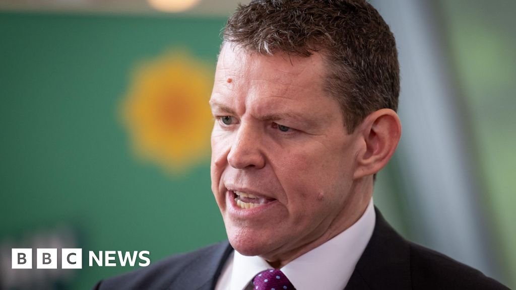 Public don't expect a difference to NHS waiting lists in 100 days – Plaid leader