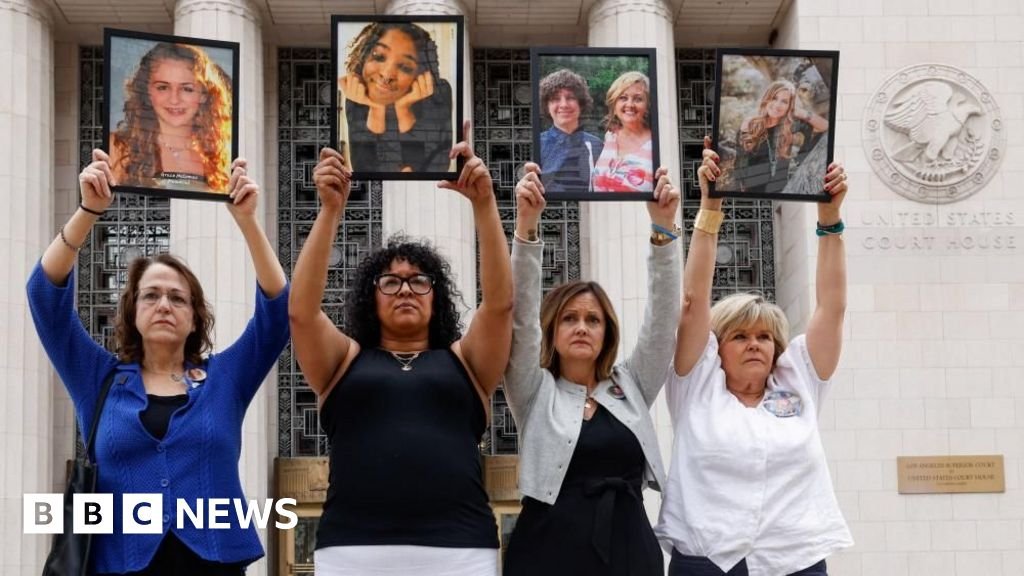 Instagram and YouTube owners built ‘addiction machines’, trial told