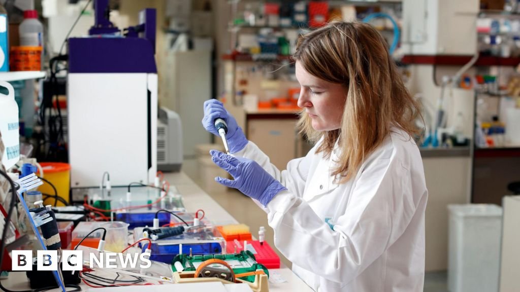 UK's £8bn research fund faces 'hard decisions' as it pauses new grants