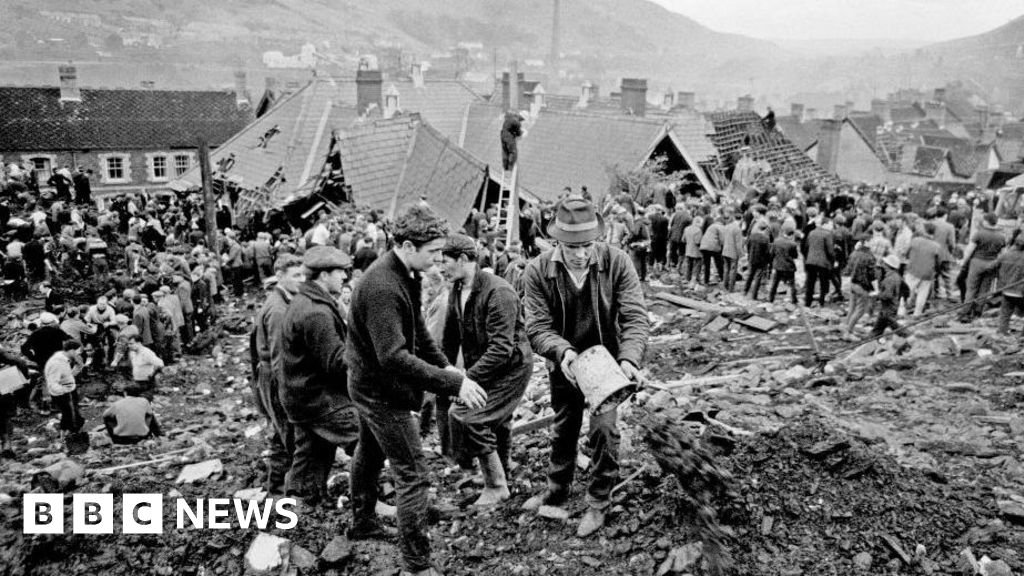 Last surviving teacher of Aberfan disaster still remembers faces of the children who died