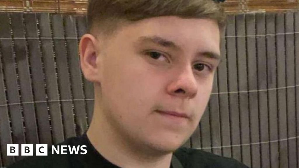 'Red flags' missed before boy's murder, say family