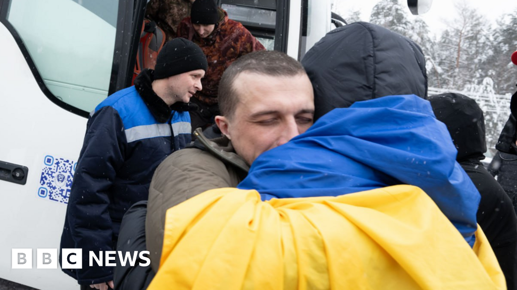 Russia and Ukraine exchange prisoners as peace talks end without breakthrough