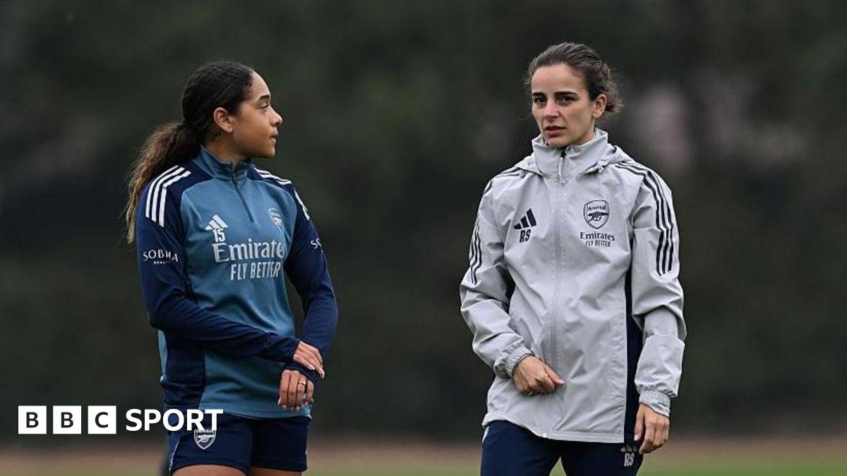 Olivia Smith: Arsenal boss Renee Slegers hails striker’s ‘versatility’