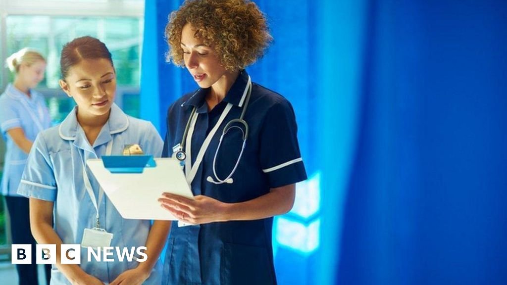 Nurses and other NHS staff to get 3.3% pay rise