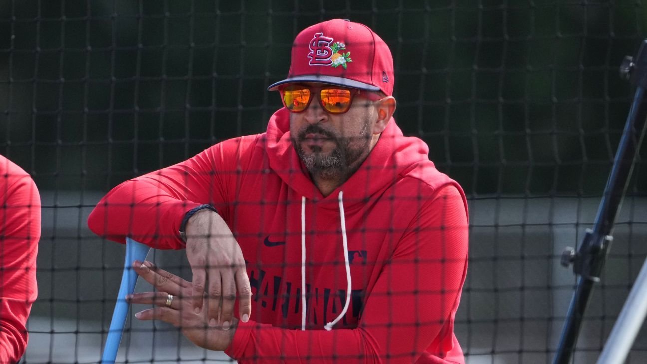 Cardinals sign Oliver Marmol to two-year contract extension