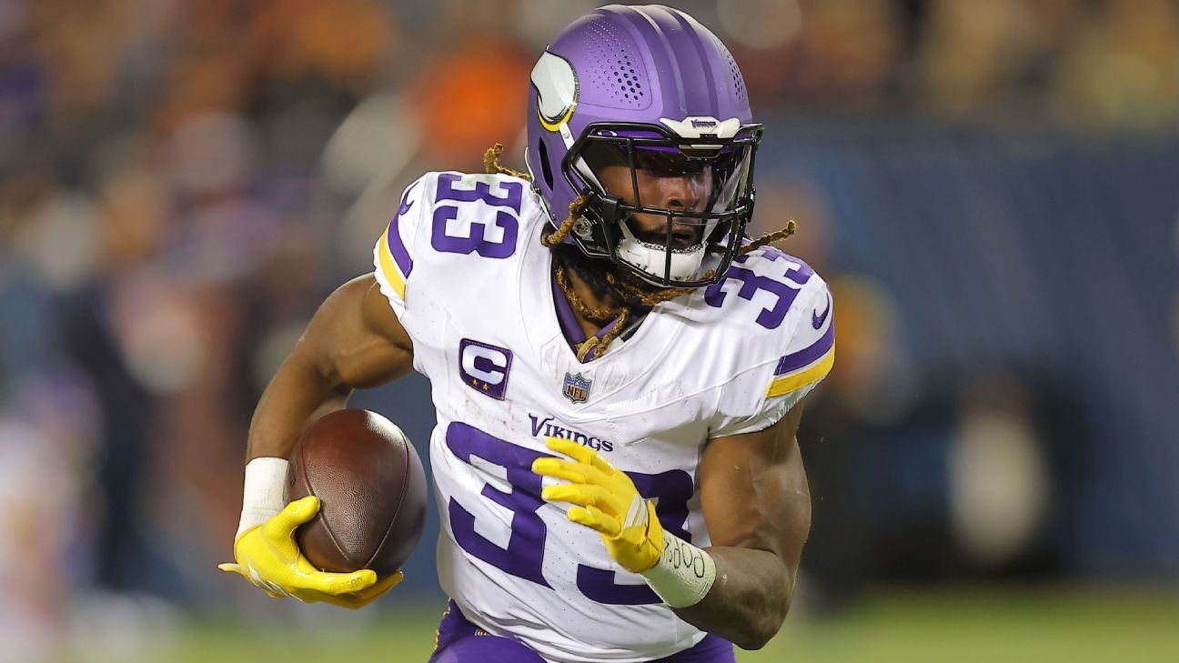 Sources: Vikings to trade or cut Aaron Jones, Javon Hargrave