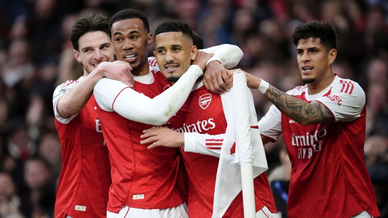 Arsenal ride corners closer to Premier League title; Chelsea red cards continue
