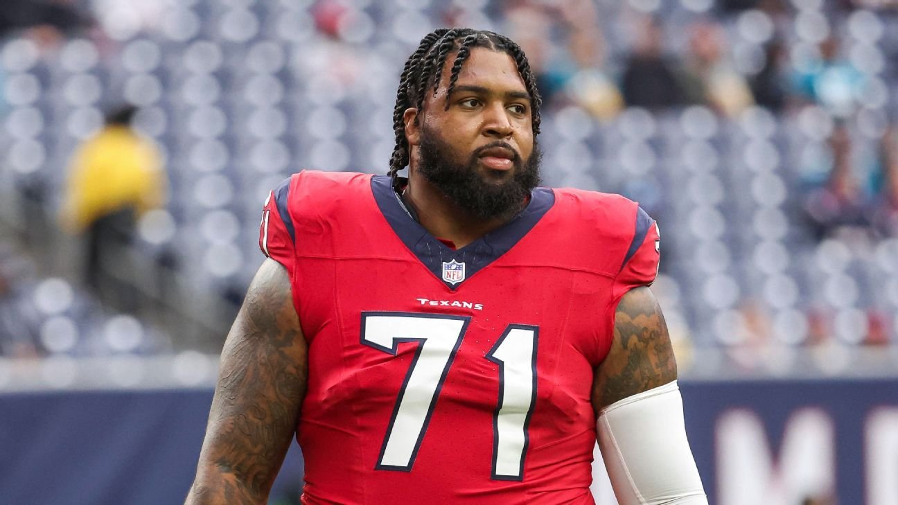 Texans trade starting RT Tytus Howard to Browns, source says