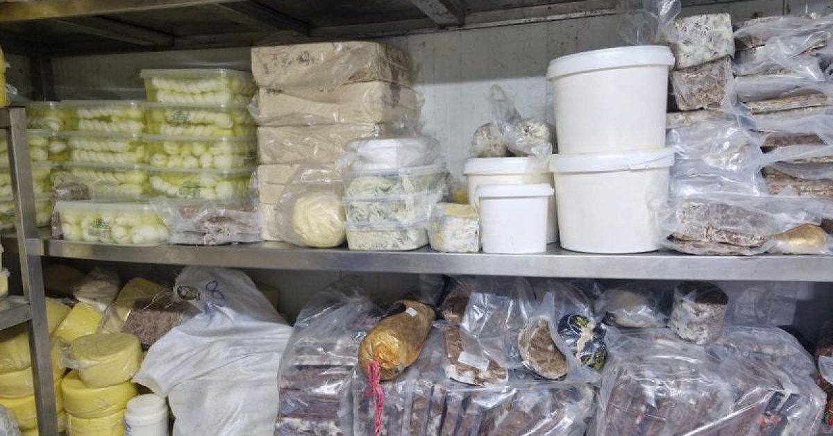 Son dakika: Rize’de etiketsiz satılan 9 ton 750 kilogram gıda ürününe el konuldu